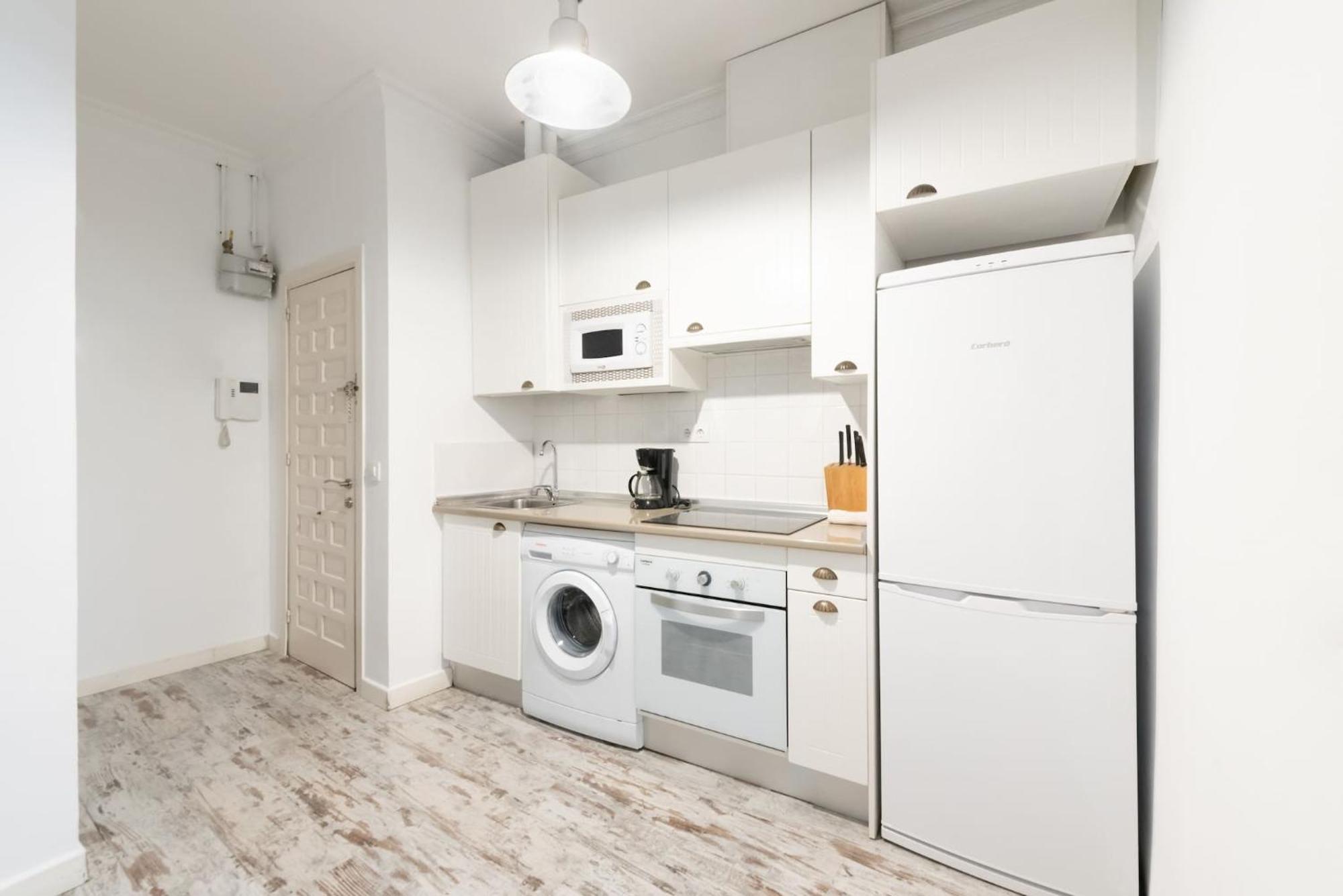 Apartamentos Day Madrid Plaza De Espana Centro Gran Via Sol Malasana エクステリア 写真